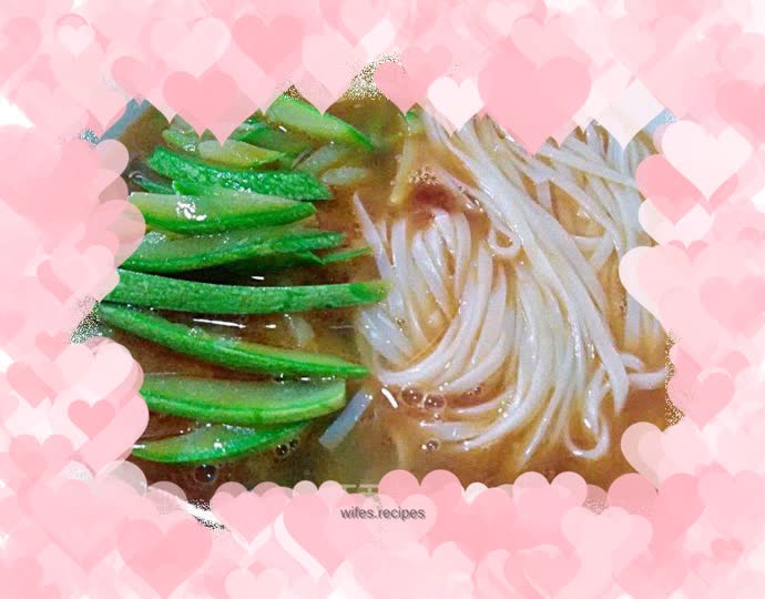 Zucchini noodle soup with shrimp brain oil