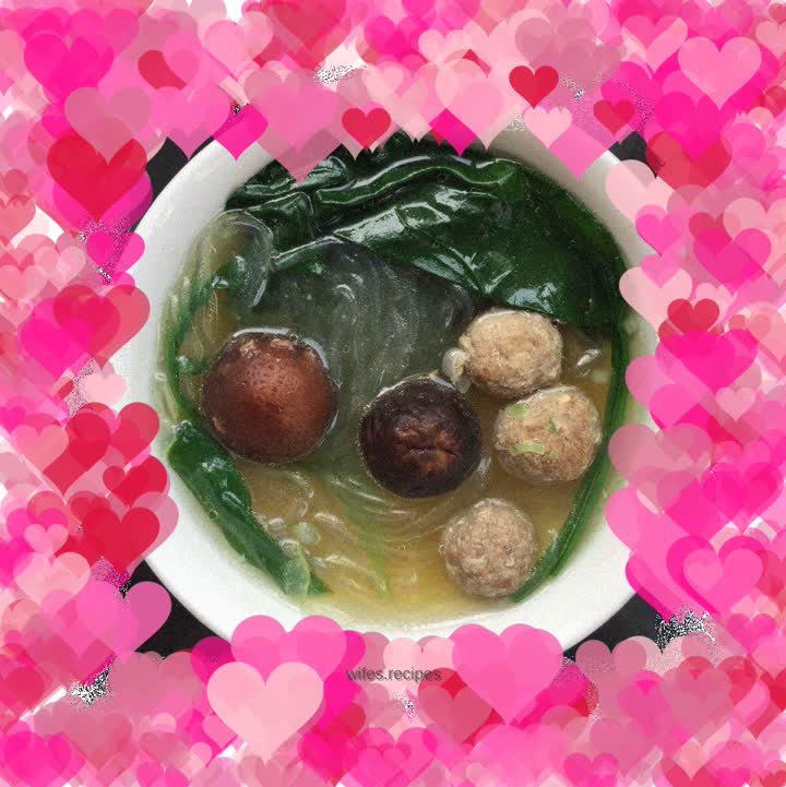 Spinach and Meatball Soup