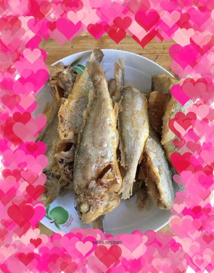 Dry fried yellow croaker