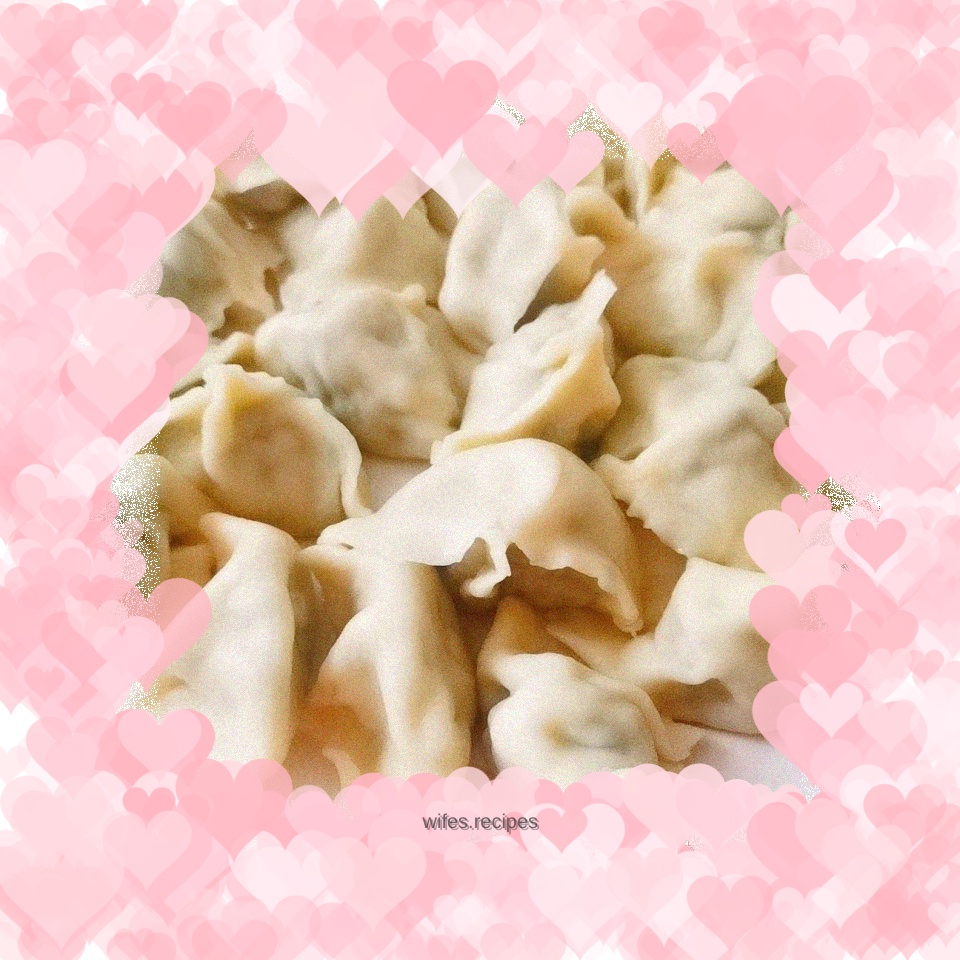 Dumplings stuffed with pork and chives