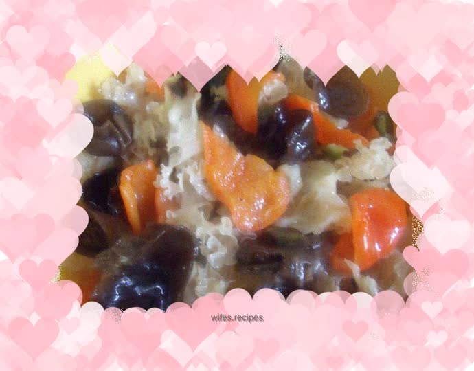 Black and white fungus spicy seeds