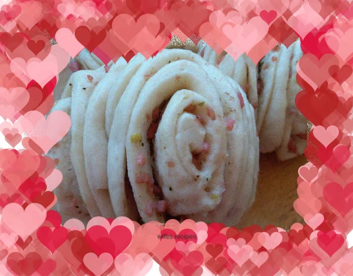Onion-flavored ham rolls