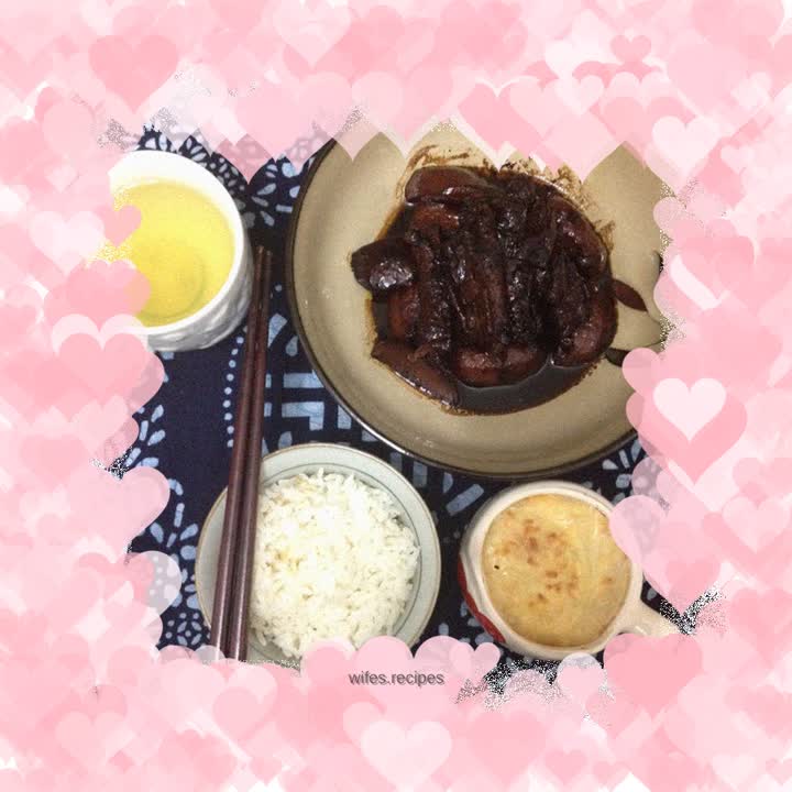 Red wine chicken wings and potatoes simmered