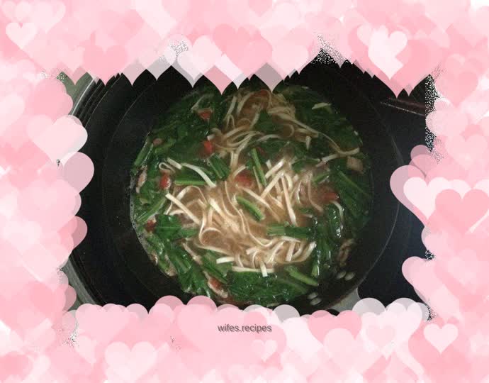 Seasonal vegetable one-pot noodles