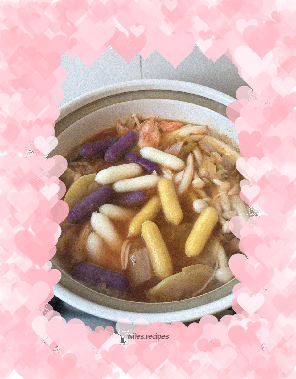 Kimchi cheese rice cake pot