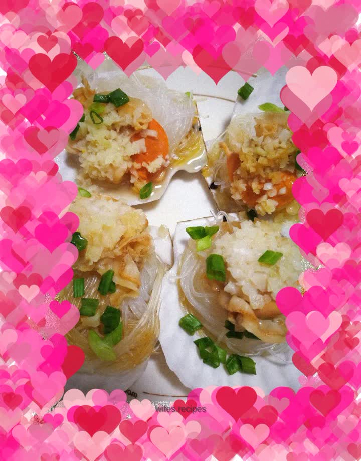 Steamed scallops with vermicelli
