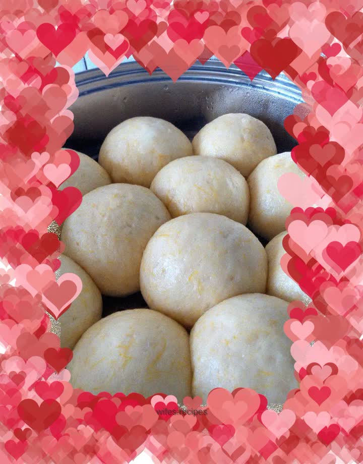 Pumpkin steamed buns