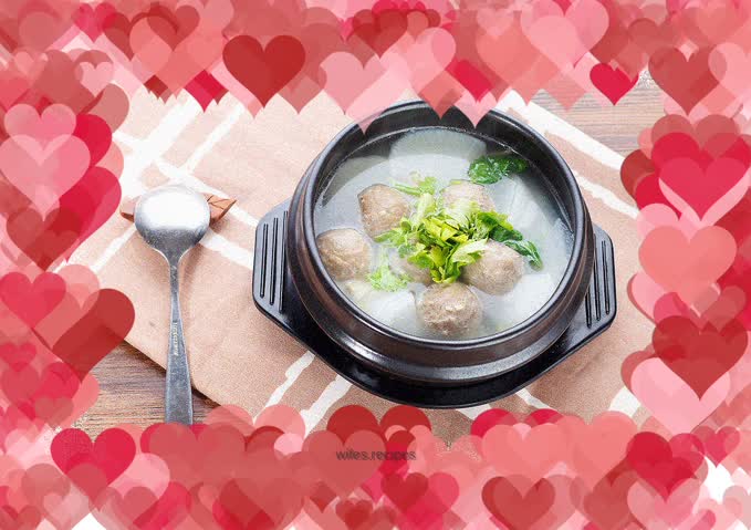 Beef Balls and Radish Soup
