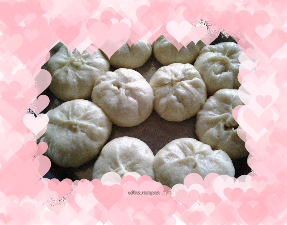 Mushroom and raw meat buns