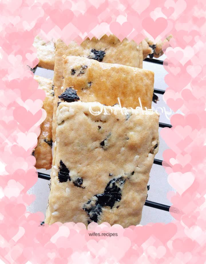 Seaweed soda crackers