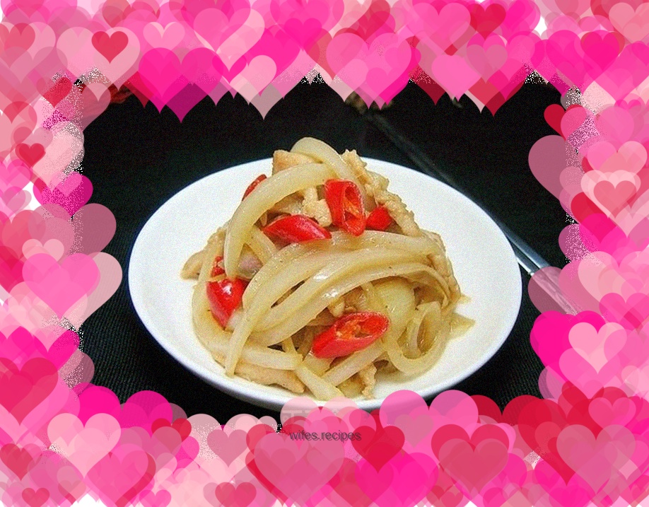 Still a home-cooked dish - fried shredded pork with onions