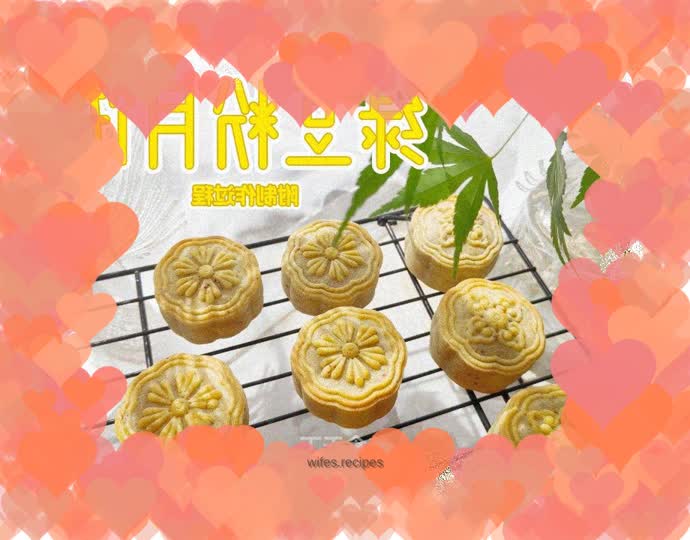 Cantonese style mung bean powder osmanthus mooncake