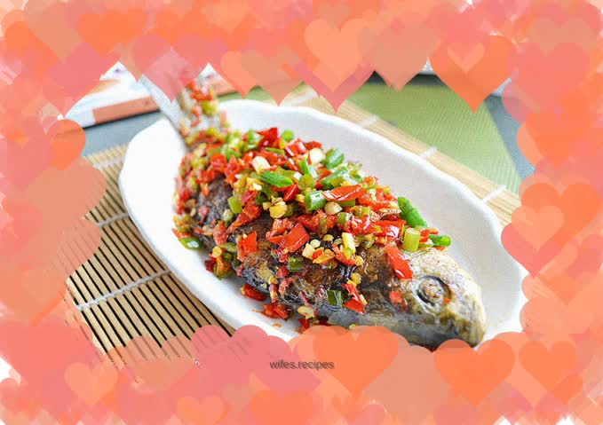 Spicy glutinous rice cake crucian carp