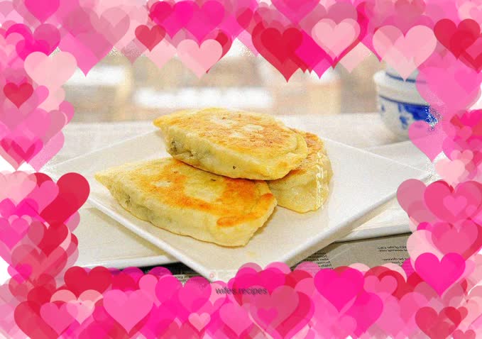 Acanthopanax leaves and egg filling