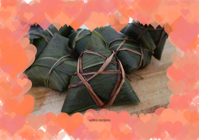 Northern glutinous rice, red dates, honey and bean rice dumplings
