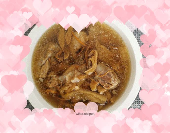 Mountain delicacies and pork ribs soup