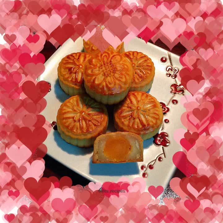 Cantonese style mooncakes