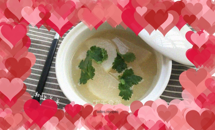 Crucian carp and radish soup
