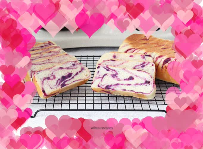 The purple sweet potato toast that you fell in love with once you eat it is full of ingredients