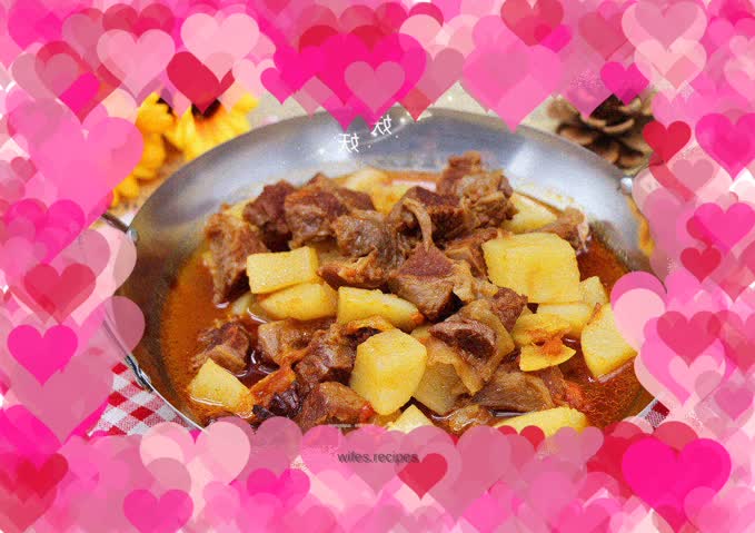 Beef brisket stewed with tomatoes and radish