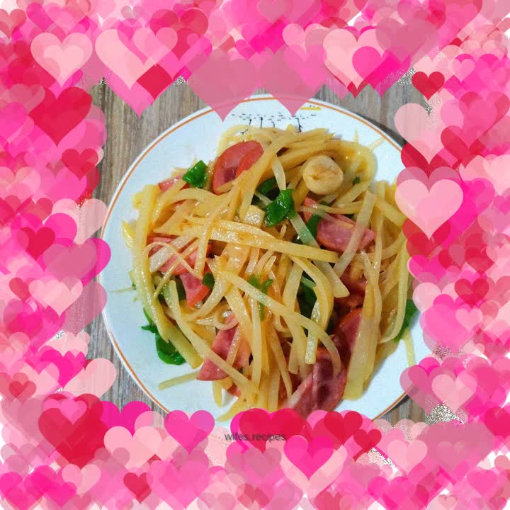 Fried shredded potatoes with ham