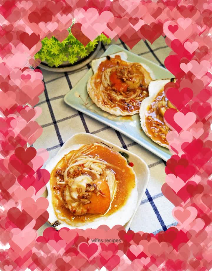 Steamed scallops with enoki mushrooms