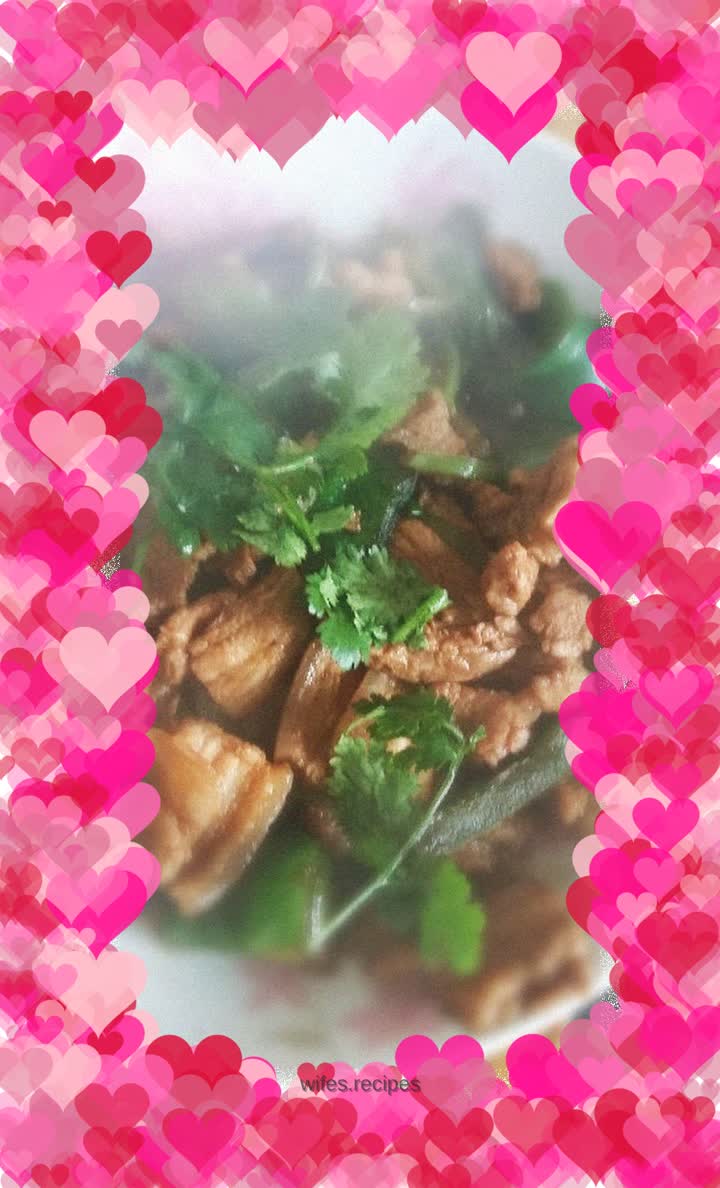 Fried pork with green pepper