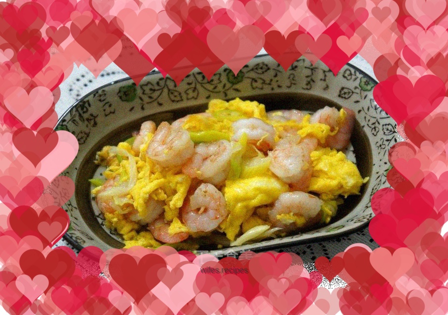 Scrambled eggs with shrimps