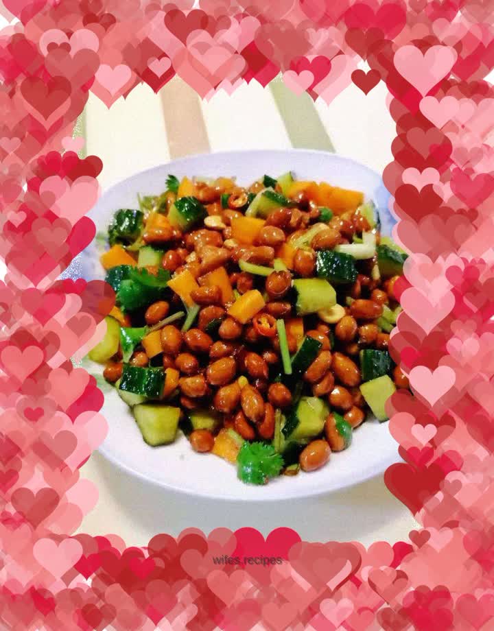 Mixed cucumber and peanuts
