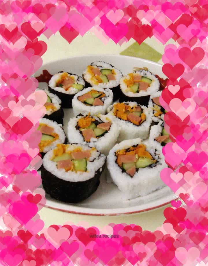 Learn how to make internal and external sushi rolls step by step!
