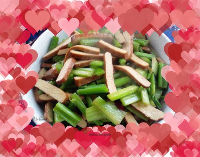 Dried and roasted celery