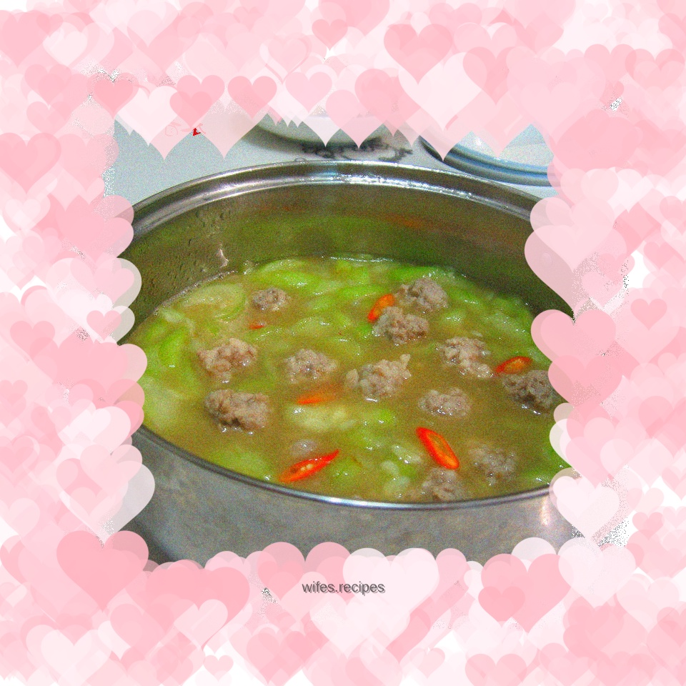 Meatball and Luffa Soup