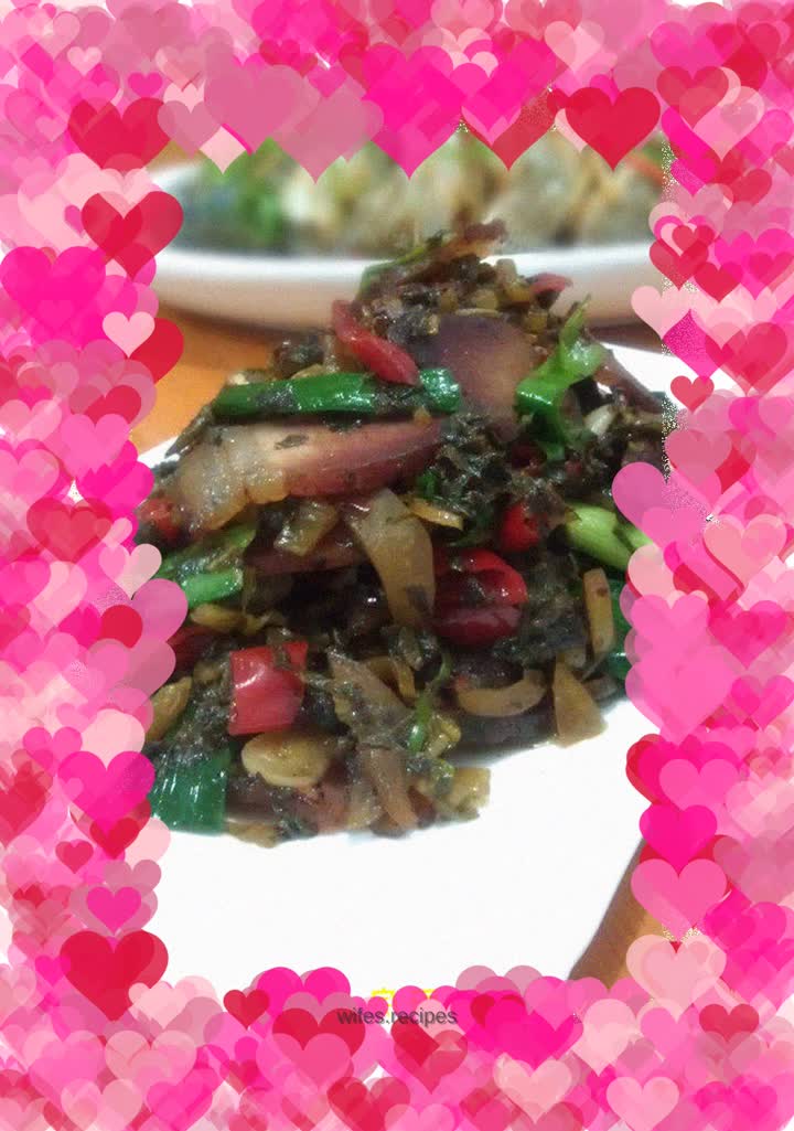 Stir-fried bacon with soy sauce and sauerkraut