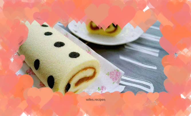Loquat jam polka dot cake roll