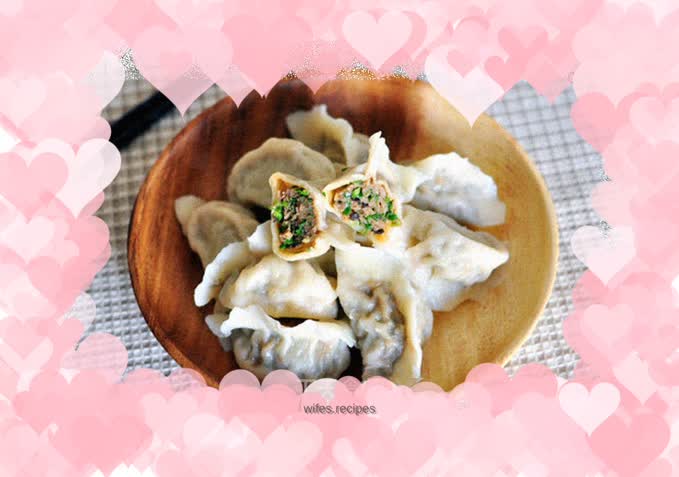 Chives and fresh meat dumplings
