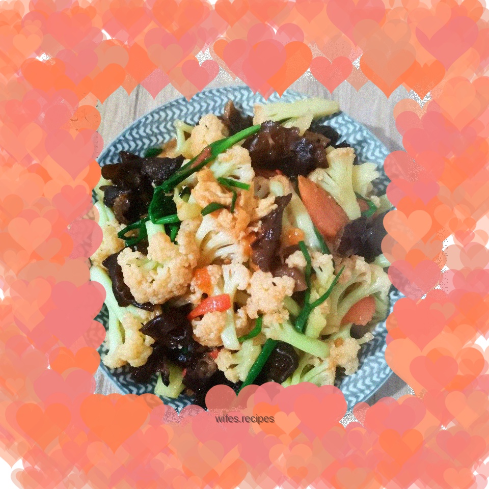 Cauliflower Stewed with Seasonal Vegetables