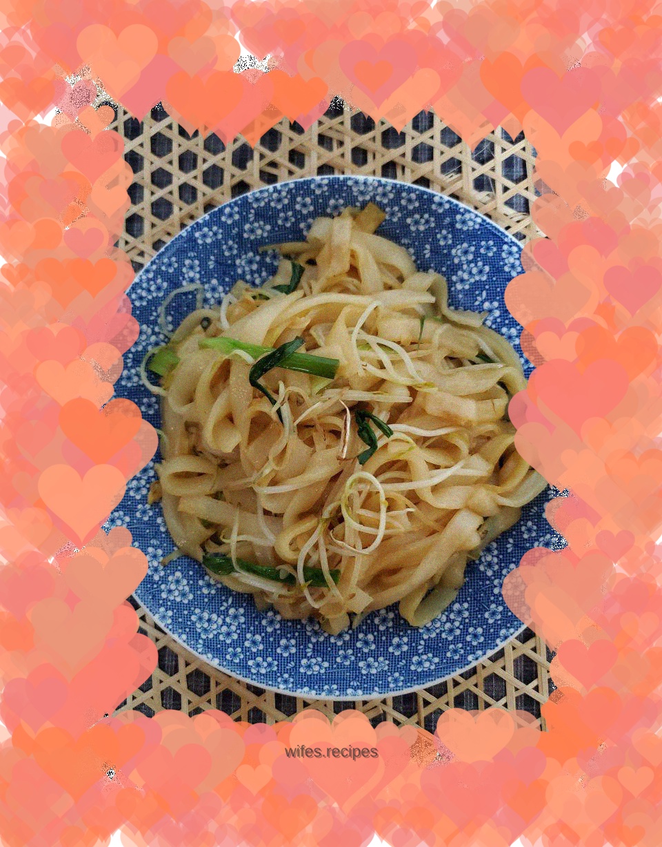 Vegetarian fried rice noodles