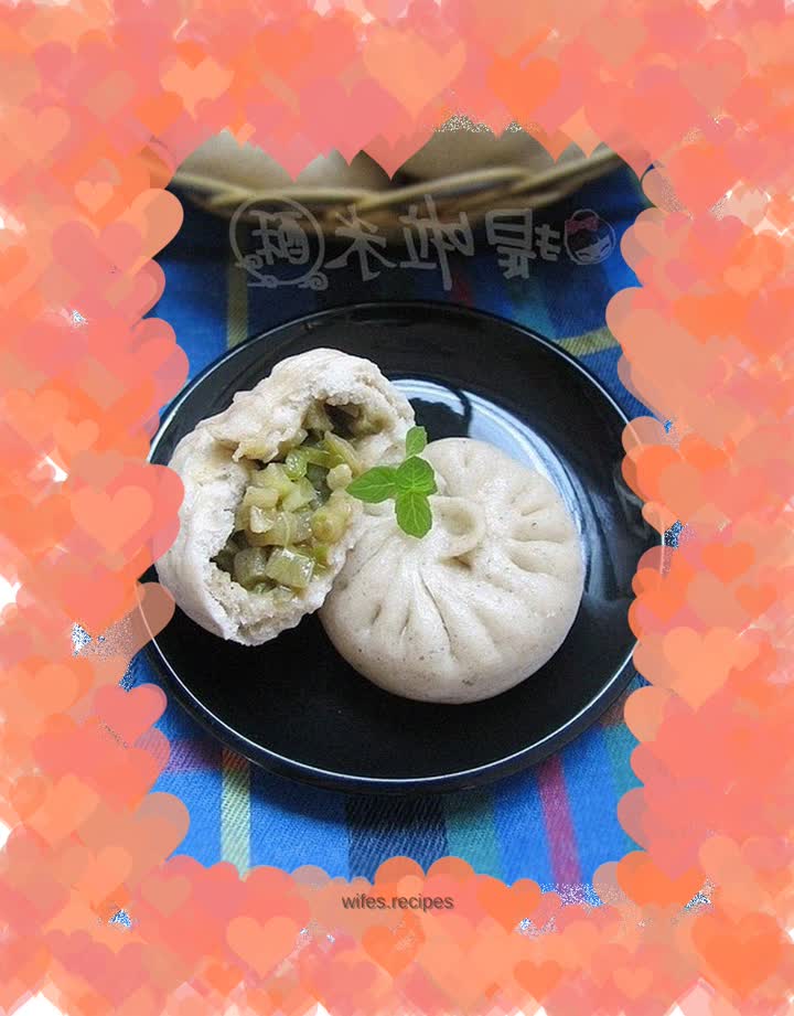 Reuse of bean dregs - black bean dregs and diced eggplant buns