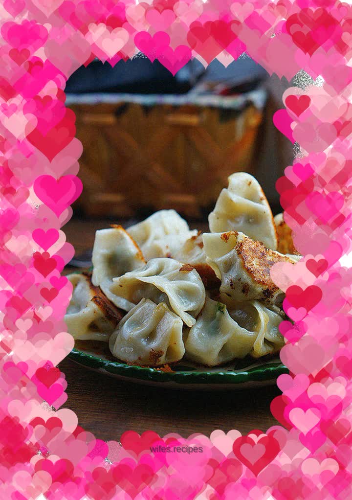 Pan-fried Dumplings with Wild Parsley