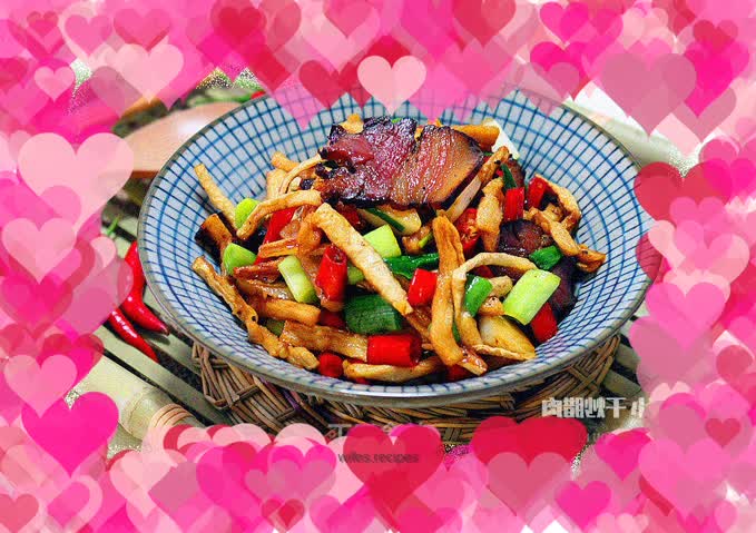 Stir-fried bacon with dried radish