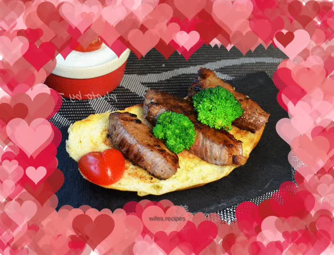 Pan-fried steak bread slices