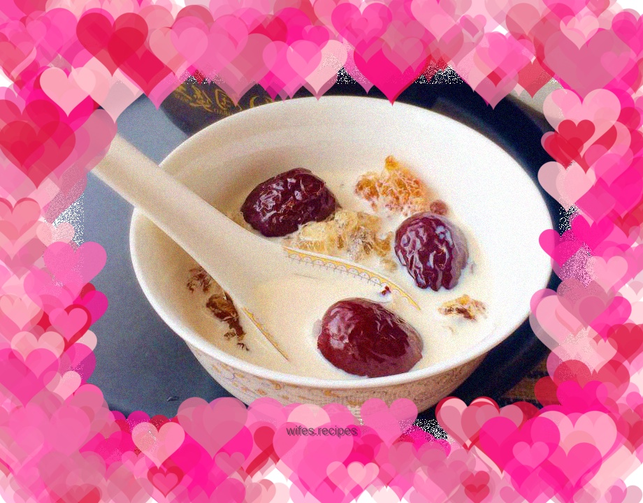 Red date and peach gum milk