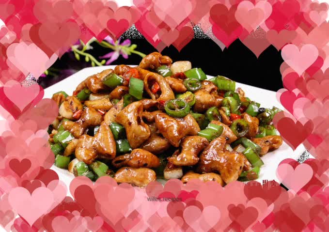 Stir-fried sausage with green pepper