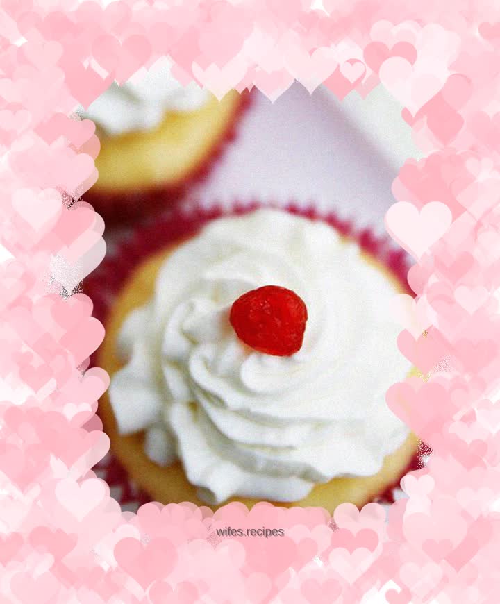 Beautiful and delicious----cup cream cake