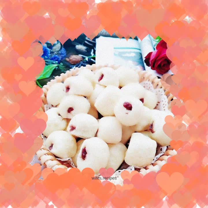 Steamed buns with red bean paste