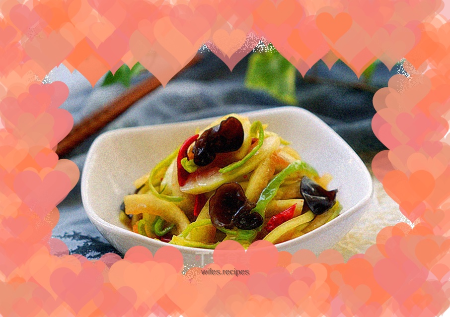 Appetizing spicy and sour watermelon rind