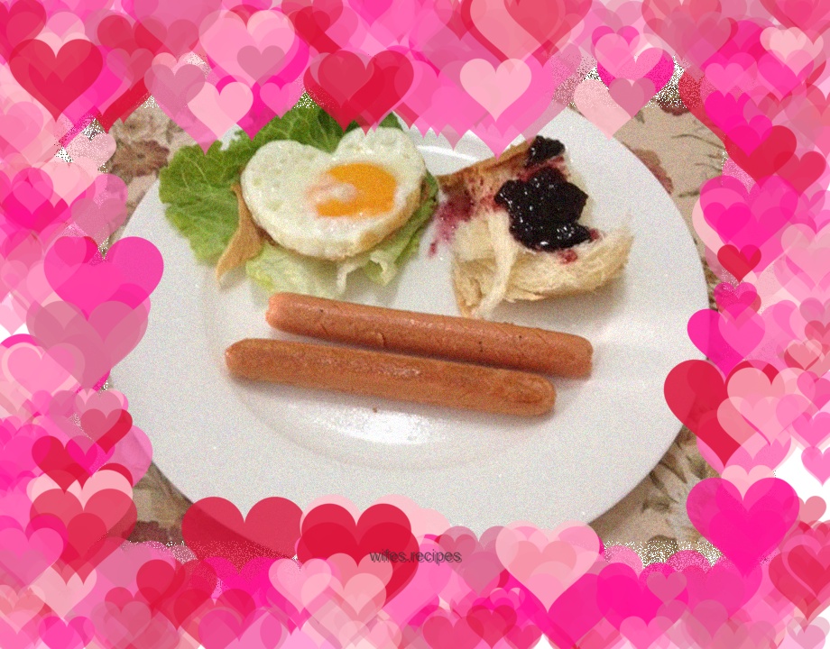 Delicious and nutritious breakfast - heart-shaped omelette