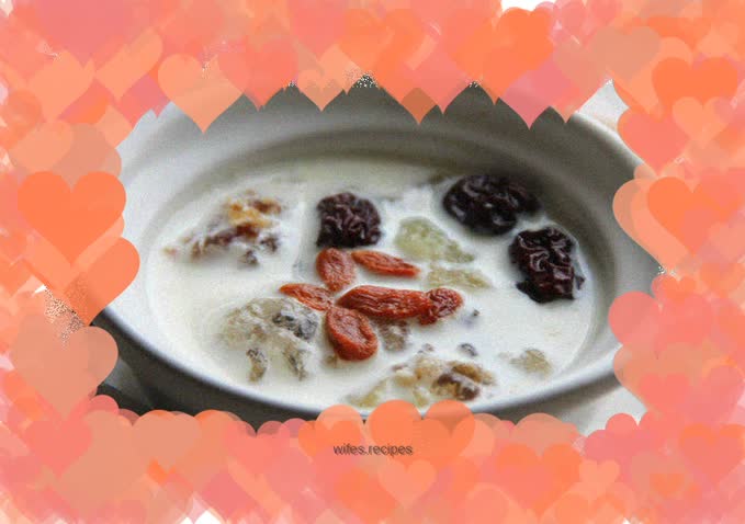 Milk stewed peach gum and honey locust rice