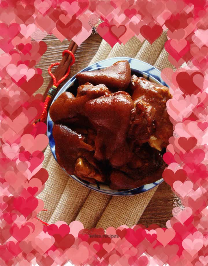 Sauce-flavored pork trotters