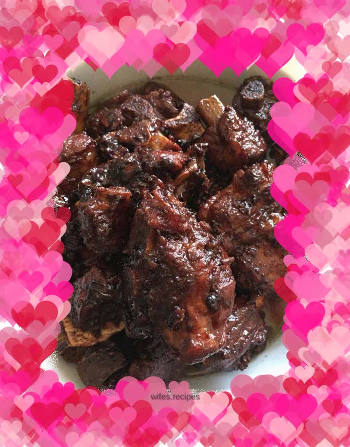 Braised pork ribs